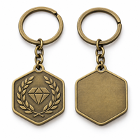 Porte-clés personnalisé avec emblème géométrique à facettes, logo de marque, personnalisable, vente en gros directe, souvenir, fabricant en gros