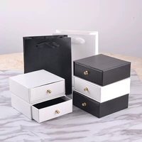 Boîte à bijoux de luxe avec logo personnalisé, finition mate, fermoir doré, doublure en éponge, boîte cadeau en papier biodégradable, collier, boucles d'oreilles, bague