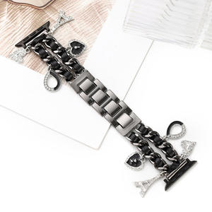 Bracelet en cuir inspiré de Chanel pour montres connectées Apple (iWatch 9876SE), Huawei, Samsung - Product Image 2