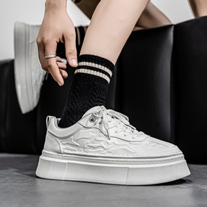 New Breathable <b>Small</b> White Shoes Versatile Thick Sole Sports Shoes for Male Students Casual Low Top Thick Sole Board Shoes - Product Image 3
