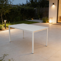 Table de salle à manger extérieure en aluminium durable, légère et moderne de luxe pour hôtel et cour