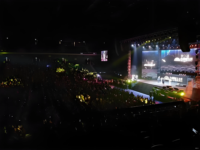 Écran LED de location haut de gamme et lumineux, installation empilable facile pour écrans de fond de scène de concert, utilisation intérieure/extérieure, garantie 5 ans