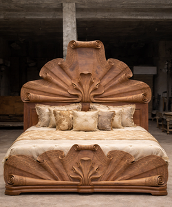 Lit de Mariage en Bois Massif Sculpté à la Main Style Royal Antique, Meubles de Chambre à Coucher de Luxe Personnalisés de Haute Qualité - Product Image 3