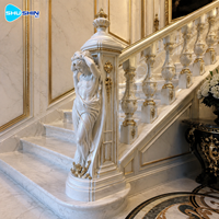 Rampe d'escalier en marbre de style européen avec balustres sculptés à la main et poteau de balustrade à figure masculine pour la décoration intérieure de villas de luxe