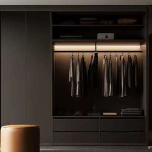 Armoire en bois moderne personnalisable avec un grand espace de rangement, design gain de place pour la chambre à coucher - Product Image 1