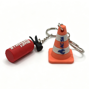 Llavero 3D de PVC Personalizado con Forma de Extintor de Incendios/Conos de Tráfico/Kit de Primeros Auxilios, Logotipo OEM para Regalo Promocional - Product Image 2