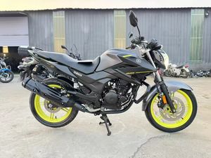 Yamaha Sky Blade 250cc - una Motocicleta Excelente en Ahorro de Combustible, Perfecta para Principiantes y para el Desplazamiento Diario - Product Image 3