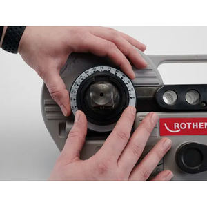 Cintreuse de tuyaux Rothenberger Robend 4000E AMPShare avec matrices 15-28mm, batterie 4ah et chargeur - Product Image 5