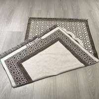 Grossiste Nouveau design classique Tapis de prière musulman antidérapant en polyester à poils courts et dos en polypropylène
