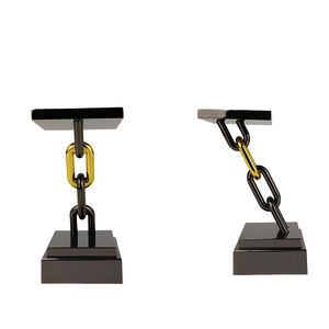 Trofeos <span class=keywords><strong>de</strong></span> cadena <span class=keywords><strong>de</strong></span> hierro <span class=keywords><strong>de</strong></span> acero inoxidable <span class=keywords><strong>de</strong></span> metal negro en blanco personalizados al por mayor premios artesanales <span class=keywords><strong>de</strong></span> resina recuerdo para copas <span class=keywords><strong>de</strong></span> Ligas <span class=keywords><strong>de</strong></span> Campeones - Product Image 5