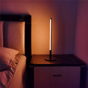 Lampe de table créative, lampe de chevet nordique, lampe LED minimaliste post-moderne pour chambre à coucher, lampe d'ambiance colorée pour bureau - Product Image 4