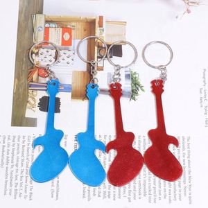 Porte-clés en alliage d'aluminium en forme de guitare avec logo gravé au laser personnalisé, léger, accessoire de cuisine, ouvre-bouteille de bière - Product Image 2