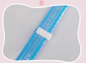 Sacchetto Sottovuoto Personalizzabile in PE/PA con Chiusura a Zip per Trapunte, <span class=keywords><strong>Vestiti</strong></span> e Biancheria da Letto - Imballaggio Comprimibile Riciclabile <span class=keywords><strong>Salvaspazio</strong></span> - Product Image 6