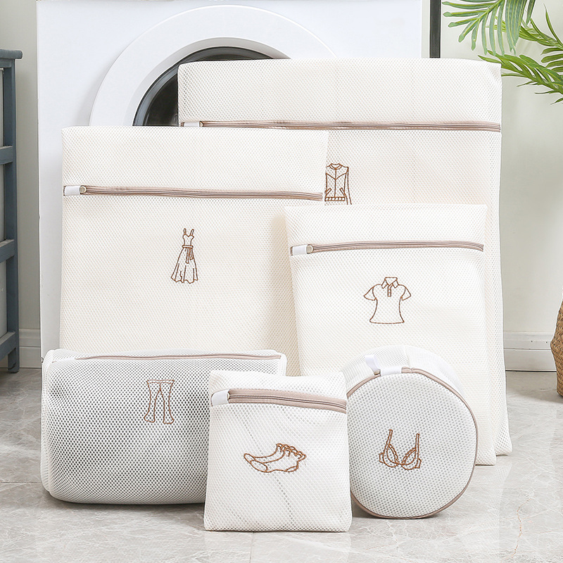 Style brodé beige