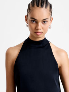 ชุดเดรสมินิเดรสผ้าซาตินอีโค่ ดีไซน์คอวีแขนกุด แต่งระบายชายกระโปรง พร้อมสายปรับระดับได้ เหมาะสำหรับออกเดท - Product Image 5