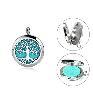 Difusor de Aceite Esencial de Rosa con Colgante |   Collar con Medallón de Aromaterapia de Acero Inoxidable Chapado en Oro Rosa PVD |   Difusor de Aromas con Joyería - Product Image 5