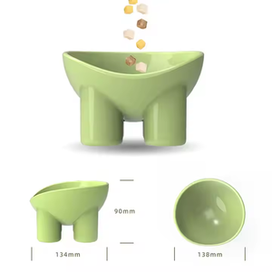 Robuster Kunststoff-Futter automat für Hunde und Katzen mit Premium-Haustier produkten für Hygiene und Komfort - Product Image 3