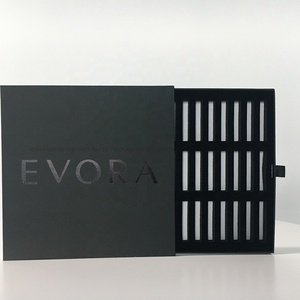 Boîte rigide personnalisée avec laminage mat et logo en feuille brillante, pour les ensembles de soins de la peau haut de gamme, les collections de sérums et les kits de beauté - Product Image 3