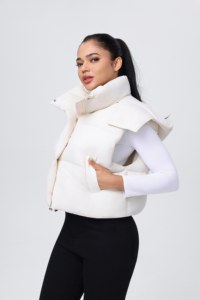 Sudadera con capucha de color liso, cuello alto y bolsillos, cómoda y de corte ajustado, combinada con un elegante chaleco de plumón. - Product Image 5