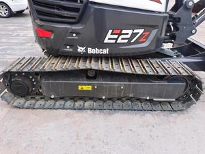 รถขุดขนาดเล็กกะทัดรัด น้ำหนักใช้งาน 2595 กก. แรงขุดทรงพลัง 1 ปี ประสิทธิภาพสูง เหมาะสำหรับพื้นที่แคบ ใช้พลังงานจากเครื่องยนต์ - Product Image 2