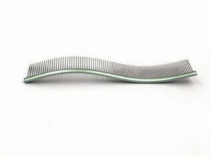 <span class=keywords><strong>Spazzola</strong></span> <span class=keywords><strong>per</strong></span> toelettatura Feather S Curve 24CM in acciaio inossidabile e rame ecologico, nera, <span class=keywords><strong>per</strong></span> cani e gatti - Product Image 1