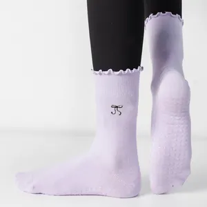 High Quality Embroidered Logo Breathable Comfortable Women Ruffles Frill Custom Bow Ruffle Grip Pilates Yoga Socks With Bow