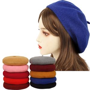 Vente en gros de bérets bon marché personnalisés chapeaux en laine de couleur unie chapeau béret d'automne de peintre français uni et chaud pour femmes - Product Image 1