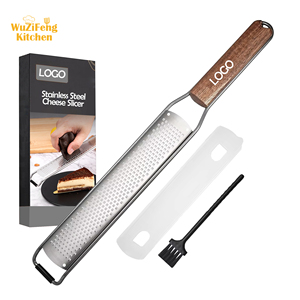 <span class=keywords><strong>Râpe</strong></span> <span class=keywords><strong>à</strong></span> main en bois d'acacia pour la cuisine, <span class=keywords><strong>râpe</strong></span> <span class=keywords><strong>à</strong></span> légumes, chocolat, citron, zester, <span class=keywords><strong>râpe</strong></span> <span class=keywords><strong>à</strong></span> fromage <span class=keywords><strong>parmesan</strong></span> en acier inoxydable 304 - Product Image 1