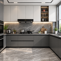 Armoires de cuisine modernes minimalistes, sur mesure, couleur crème mate, en forme de L, avec plan de travail en quartz