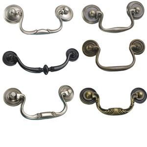 Poignée de meuble Dongguan en alliage de zinc 128mmx60mm à double trou, quincaillerie traditionnelle pour porte d'armoire - Product Image 2