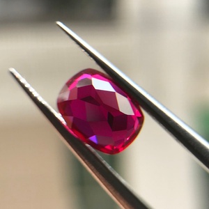 Özel Tasarım Alev Füzyonuyla Üretilmiş Yastık Şeklinde Yakut Kan Kırmızısı Laboratuvarda Yetiştirilmiş Değerli Burma Yakut Taşı - Product Image 3