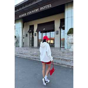 Sudadera con Capucha Blanca para Mujer con Diseño Bordado en E - Product Image 2