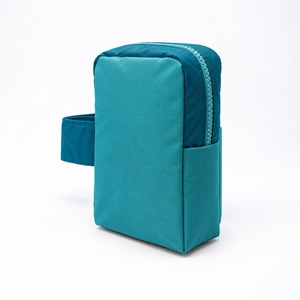 Mini trousse de toilette compacte en nylon turquoise 8x4x14cm avec fermeture éclair, boucle de transport et poche latérale, rangement maquillage, logo personnalisé, OEM ODM, faible MOQ - Product Image 2