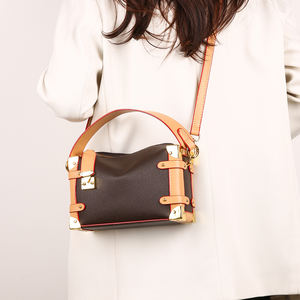 กระเป๋าหรูหราสไตล์ย้อนยุคยุโรปและอเมริกาสำหรับสุภาพสตรี รูปทรงกะทัดรัดสวยงามพร้อมลวดลายสีพื้นแบบนุ่มนวล - Product Image 4