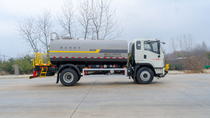Camión Cisterna de Alta Calidad con Motor Diésel Shacman X9 de 15000L, Bomba de Agua, Emisión Euro 6 para Minería, Construcción y Trabajo en Altura - Product Image 6