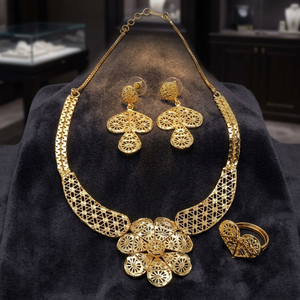 Venta al por mayor formando 14K 18K 24K collares chapados en oro diseño Floral tradicional joyería de moda latón oro relleno joyería - Product Image 1