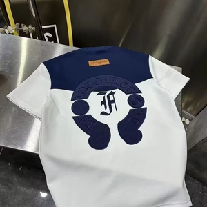 เสื้อยืดแขนสั้นผู้ชายสไตล์วินเทจผ้าฝ้าย 100% ระบายอากาศได้ดี ปักลายหัวใจโครเมี่ยม แฟชั่นฮิปฮอปสุดหรู - Product Image 1