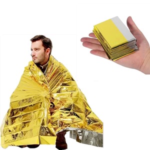 Manta de Emergencia Reflectante, Portátil, Plegable, de PET Plateado, Térmica, Impermeable y Resistente al Viento, para Camping, Senderismo y Primeros Auxilios - Product Image 3