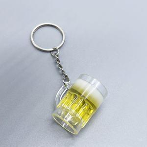 工場カスタムシミュレーションPVC3DミニビールカップDIY手作りフードキーホルダープレイアクセサリーカップ透明プラスチックキーホルダー - Product Image 6