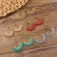 Boucles d'oreilles en macramé thaïlandais colorées et bohèmes pour femmes, petites boucles d'oreilles en macramé faites à la main en Thaïlande