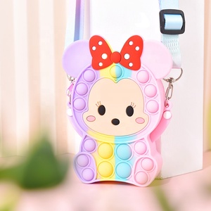 Bán Buôn Túi Đeo Vai Đồ Chơi Fidget Ví Đựng Tiền Xu Fidget Mini Bong Bóng Cho Trẻ Em Túi Đưa Thư Fidget Chuột <span class=keywords><strong>Mickey</strong></span> Hoạt Hình - Product Image 4