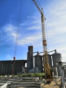 QTK40 Arten von Selbstaufrichtenden Turmkran-Herstellern Mobilkran mit Fernbedienung oder Kabelsteuerung - Product Image 6