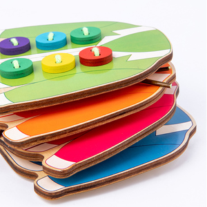 Crea tus propios kits de costura para principiantes: Juguete de enhebrado de madera con formas geométricas, 4 cuentas para enhebrar ropa con 30 tarjetas de patrones - Product Image 4