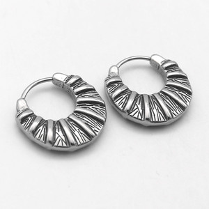 Pendientes de aro minimalistas étnicos y únicos, diseño geométrico de acero de titanio, forma de media luna, joyería de acero inoxidable 316 - Product Image 2