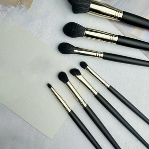 Set de 18 Brochas de Maquillaje Profesionales, Pelo Sintético, Mango de Madera, para Rostro, Rubor, Polvo, Base, Sombra de Ojos - Product Image 5