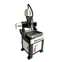 Machine de fraisage CNC 4040, équipement CNC haute précision, équipé d'un réservoir d'eau et d'une broche refroidie par eau.