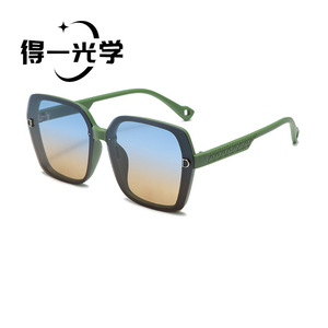 Gafas de Sol Cuadradas Extra Grandes con Marco Negro, Lentes de PC con Protección UV400, Moda Femenina - Product Image 4