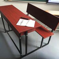 Ensemble de chaises de bureau métalliques intégrées modernes à double siège, couleur et taille personnalisables pour étudiants, écoles, cours de formation et bureaux d'écriture