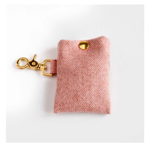 Bolsa de fieltro para guardar excrementos de perro, dispensador de bolsas para excrementos de mascotas, bolsa para excrementos, suministros para paseos al aire libre y limpieza de mascotas - Product Image 1