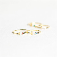 R.Gem. Zircon plaqué or 18K personnalisé minimaliste pierre de naissance initiale lettre anneaux délicats